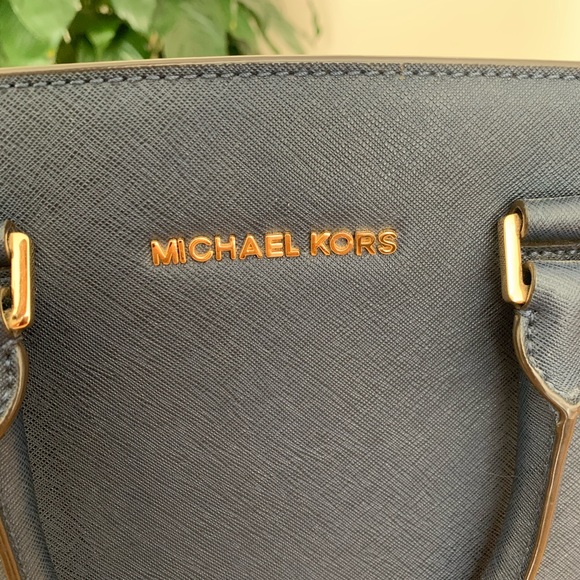 Authentic Michael Kors Large Selma Satchel - Picture 4 of 8